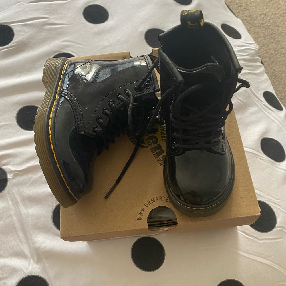 Dr martens toddler boots